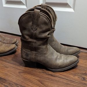 Ariat mid-calf cowboy boot 7.5